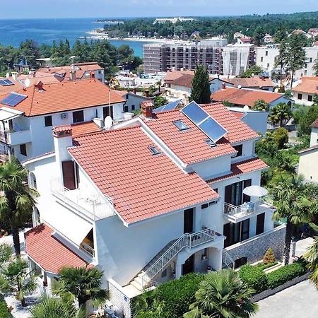 Apartments Mina Poreč Exteriör bild