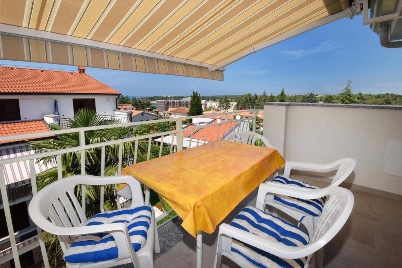Apartments Mina Poreč Exteriör bild