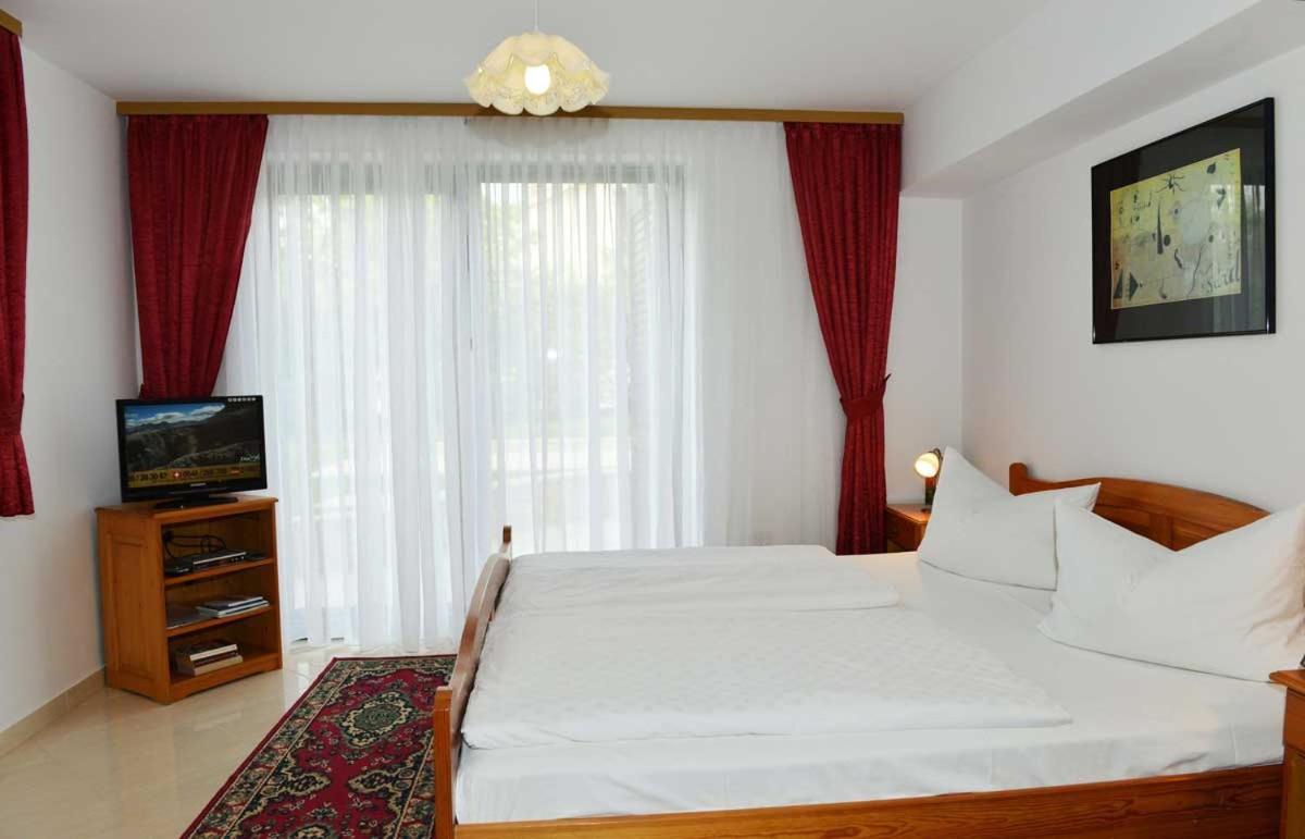 Apartments Mina Poreč Exteriör bild